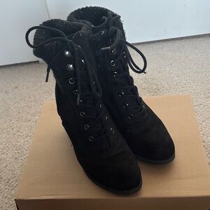 Size 8.5 Black Lace-Up Women's Boots